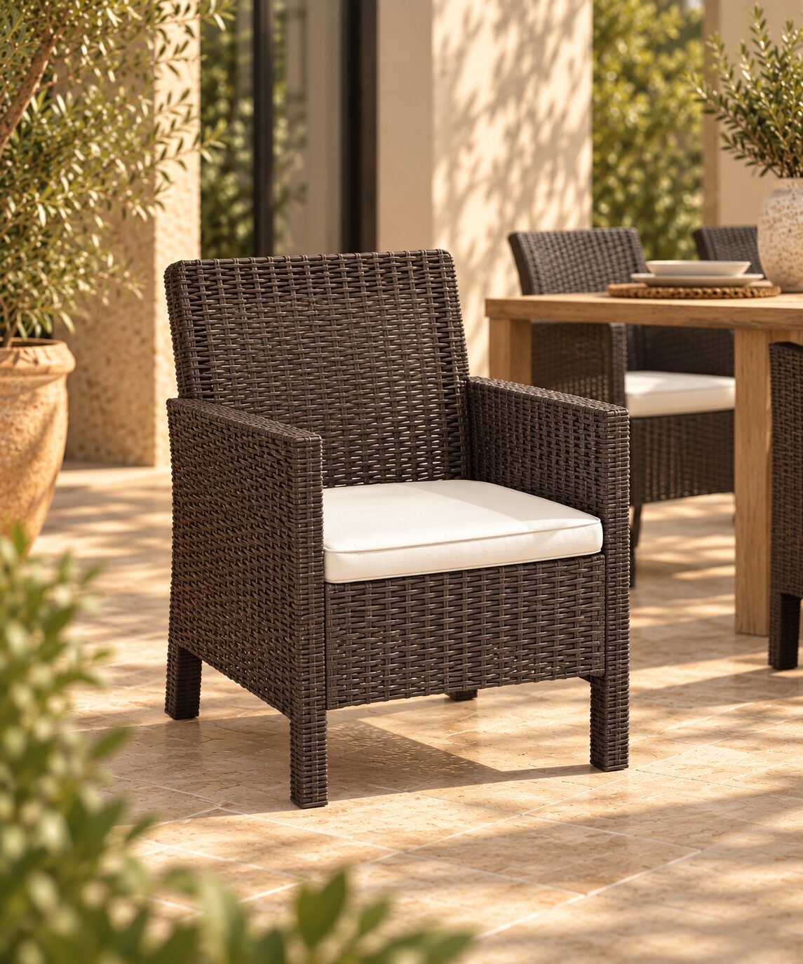 Sillón ADRIATICO, polipropileno marrón chocolate, cojín beige